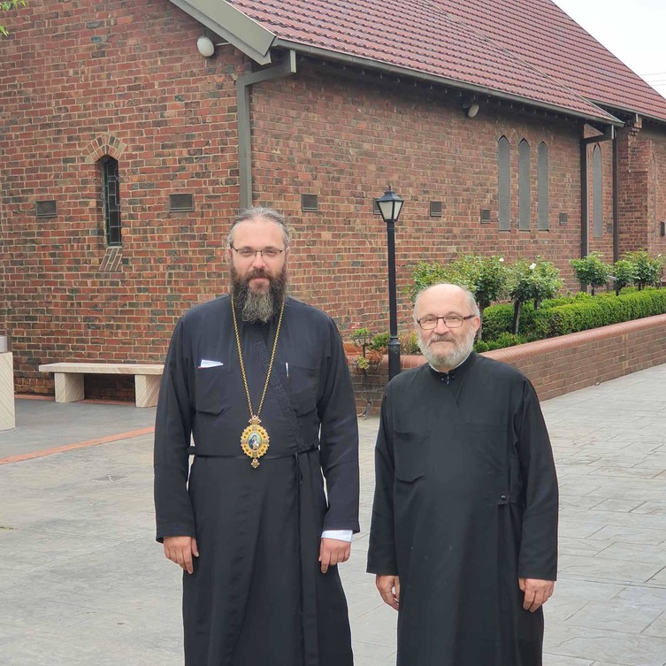 Епископ Силуан у посети код проте Петра, новембар 2020. г.